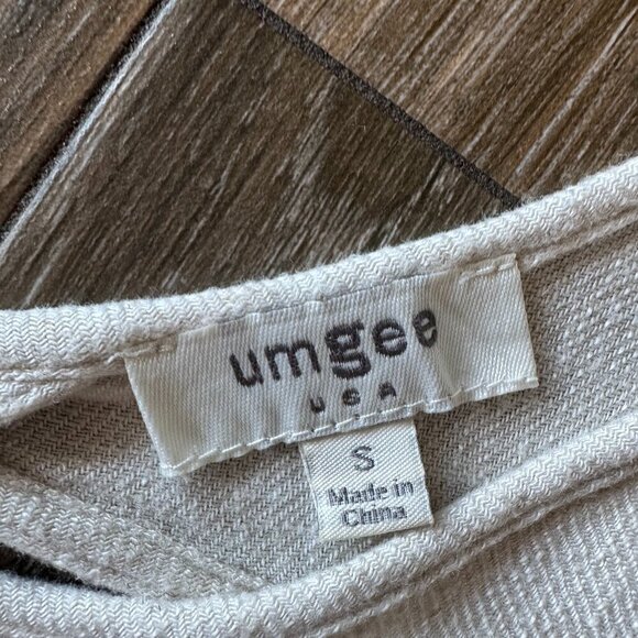 Umgee A-Line oatmeal short sleeve raw edge dress size small - Picture 6 of 9